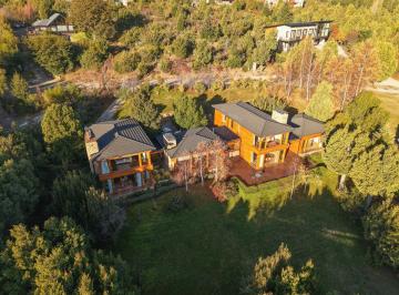 Casa · 444m² · 6 Dormitorios · 2 Cocheras · Casa en Balcon del Lago Arelauquen Golf - Country Club