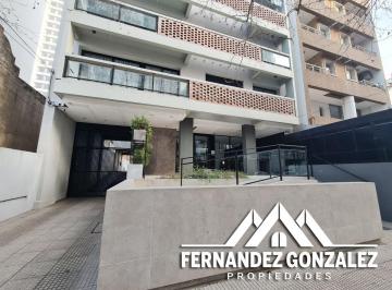 Alquiler Departamento de 1 Ambiente al frente con balcón.
Consta de un ambiente · Departamento de 1 Ambiente en Banfield Centro con Balcón Al Frente