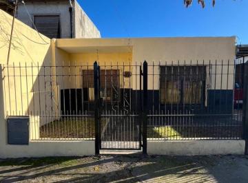 Casa · 52m² · 3 Ambientes · Alquiler Casa 3 Ambientes – Merlo