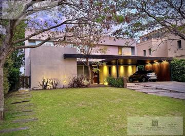 Casa · 1200m² · 7 Ambientes · 4 Cocheras · Casa en Venta en El Golf de Nordelta
