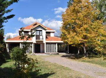 Casa de 7 ambientes, Potrerillos · Casa en Venta, El Salto - Potrerillo