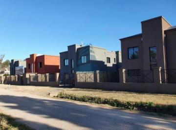 Departamento · 55m² · 2 Ambientes · 1 Cochera · Venta de Duplex Dos Ambientes - Barrio Champagnat - Pilar - Sin Expensas