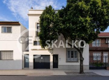 Casa · 198m² · 8 Ambientes · 1 Cochera · Venta Casa Cuatro Dorm., Dos Baños, Garaje, Patio, Barrio Arroyito, Rosario