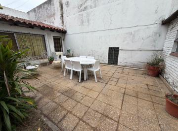 Casa · 194m² · 4 Ambientes · Venta Casa en Ramos Mejia Apto Credito Oportunidad Permuta o Financiacion