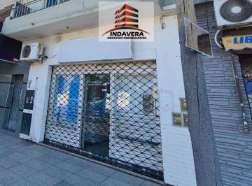 Local comercial de 1 ambiente, Tres de Febrero · Local a La Calle 40 m² - Impecable – Sobre Av - con Renta – Caseros