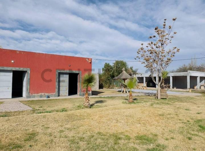 Fondo de comercio · 120m² · 2 Ambientes · 10 Cocheras