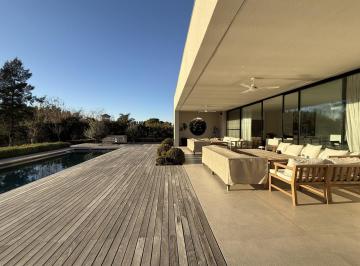 Casa · 325m² · 6 Ambientes · 2 Cocheras · Casa Moderna Al Lago en Venta - Zona Norte | 3 Dorm. en Suite