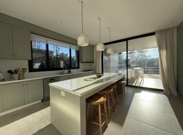Casa · 325m² · 6 Ambientes · 2 Cocheras · Casa Al Lago en Venta, 3 Dorm., El Encuentro