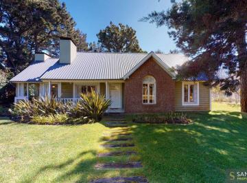 Casa de 4 ambientes, Cariló · Carilo, Propiedad a 400 m del Mar