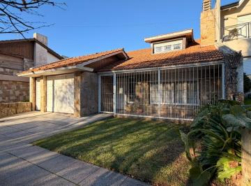 Casa · 225m² · 5 Ambientes · 1 Cochera · Venta Casa 4 Ambientes, Constitucion, Mar del Plata
