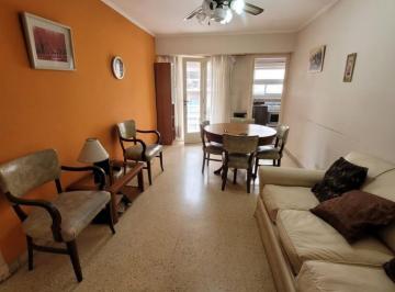 Departamento · 37m² · 2 Ambientes · Venta - Depto Dos Ambientes - Frente - Balcon - Plaza Colon