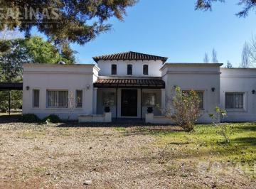 Casa · 140m² · 4 Ambientes · 1 Cochera · Casa en Haras El Malacate