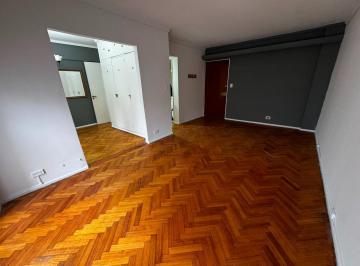 Departamento · 70m² · 4 Ambientes · Departamento 4 Ambientes, Cuarto Piso, Excelente Ubicacion!