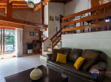 Casa · 149m² · 4 Ambientes · Venta Chalet 4 Amb con Amplio Jardin en B5 Pinamar
