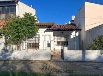 PH · 43m² · 3 Ambientes · 1 Cochera · Casa Tipo PH en Venta 3 Ambientes en Merlo