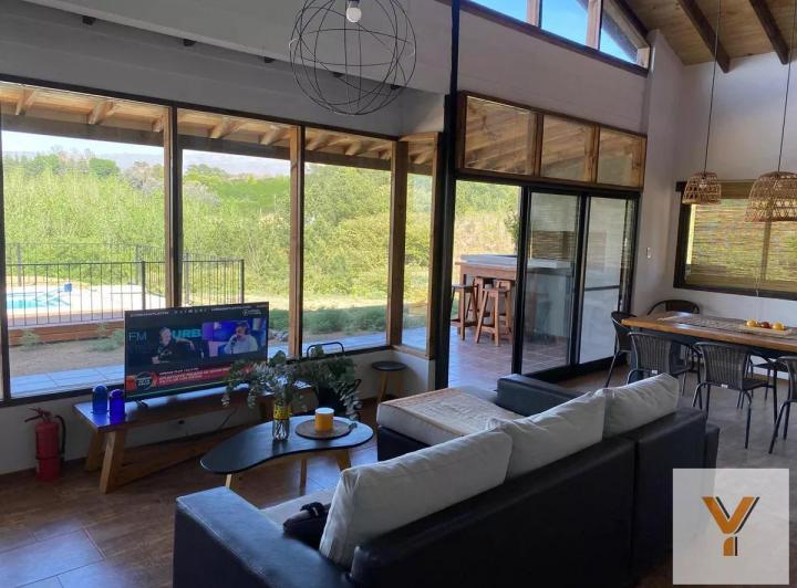 Casa · 185m² · 4 Ambientes · 2 Cocheras