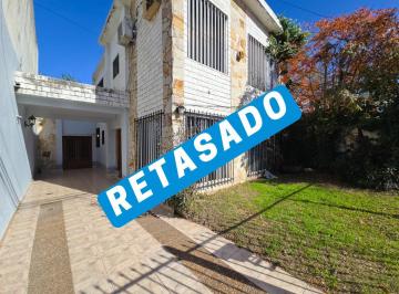 Casa · 153m² · 4 Ambientes · 1 Cochera · Eva Perón 7785 - Casa de Tres Dorm. con Cochera en Venta
