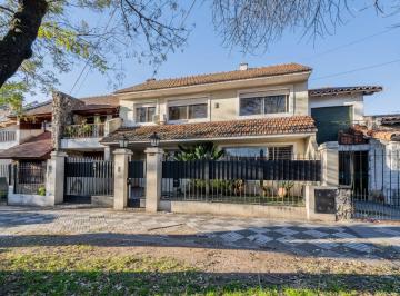 Casa · 308m² · 7 Ambientes · 3 Cocheras · Venta Casa 7 Amb. Garage y Parque, Monte Grande