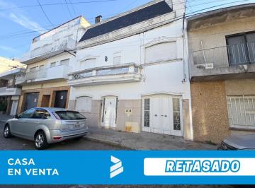 PH · 117m² · 7 Ambientes · 1 Cochera · PH con Estilo y Tranquilidad: Casa en Pasaje Conde 544