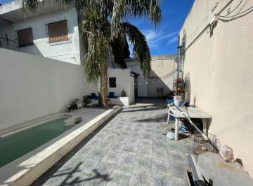 Casa de 3 ambientes, La Matanza · Pringles 1700, Ramos Mejía/ Alquiler Casa 3 Ambientes Patio/ Terraza/ Pileta / $1.400.000 por Mes