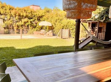 Casa · 250m² · 5 Ambientes · 4 Cocheras · Alquiler - Vacaciones de Invierno en La Comarca