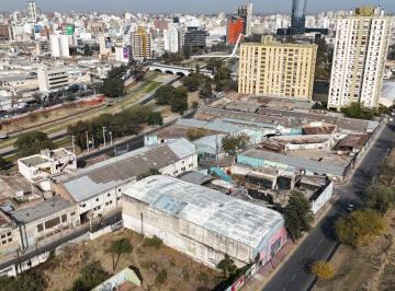 Bodega-Galpón de 10 ambientes, Córdoba · ¡Gran Oportunidad de Inversión! Galpón Multifuncional con Excelente Potencial de Desarrollo