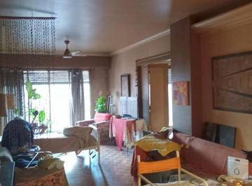 Departamento de 4 ambientes, Recoleta · Espectacular 4 Ambientes con Dependencia de Servicio