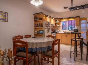 Casa · 79m² · 5 Ambientes · 1 Cochera · Casa en Nuestra Señora de Lourdes Rosario