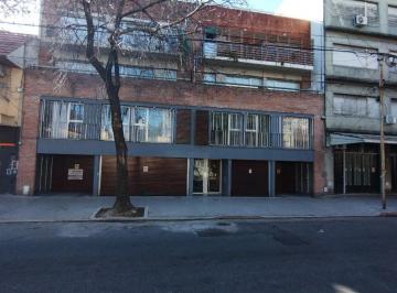 Departamento de 2 ambientes, Villa Urquiza · 2 Ambientes Al Frente con Balcon y Cochera Cubierta
