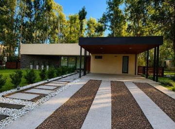Casa · 149m² · 4 Ambientes · 2 Cocheras · Casa Alquiler Ruta 21, Km 12,cauntry Puerto Paraiso, G. Lagos