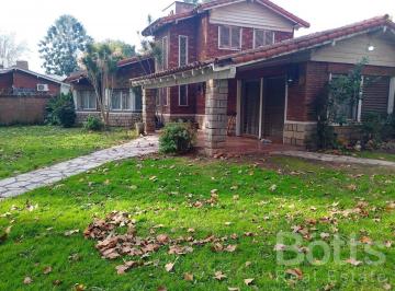 Casa · 340m² · 5 Ambientes · 2 Cocheras · Casa en Longchamps