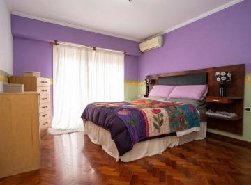 Casa · 180m² · 6 Ambientes · 2 Cocheras · Venta Casa 6 Ambientes en Dos Plantas con Cochera y Parque