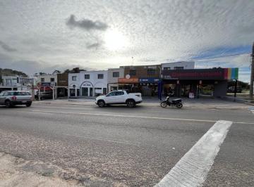 Local comercial de 9 ambientes, Uruguay · En Venta - 9 Locales Comerciales con Excelente Renta Anual