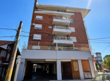 Departamento · 1m² · 3 Ambientes · 1 Cochera · Departamento en Adrogue
