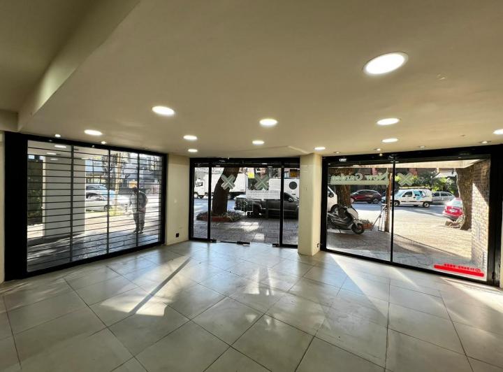 Local comercial · 152m² · 2 Ambientes · 1 Cochera