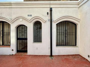 Casa · 30m² · 2 Ambientes · PH 1 Dorm en Venta - Apto Credito!