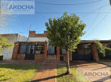Casa · 105m² · 4 Ambientes · 2 Cocheras · Casa en Quilmes Oeste