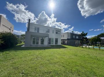 Casa · 178m² · 5 Ambientes · Venta | Casa en Puertos 3 Dorm., Escritorio | Barrio Vistas