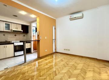 Departamento · 36m² · 2 Ambientes · Alquiler Departamento 2 Ambientes C/ Lavadero en Flores.