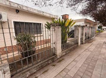 Casa de 3 ambientes, Córdoba · Casa 3 Dorm. con Cochera - Los Platanos.