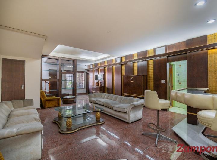 Casa · 192m² · 6 Ambientes · 1 Cochera