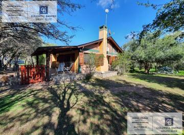 Quinta vacacional · 102m² · 5 Ambientes · 2 Cocheras · Finca en Cortaderas