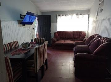 Casa · 113m² · 5 Ambientes · 1 Cochera · Casa con 3 Habitaciones, Cochera Semi Cubierta, patio.