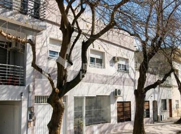 Casa · 128m² · 5 Ambientes · 1 Cochera · Casa en Venta 3 Dorm. con Cochera, Jardin, Parrilla, Suite y Quincho, Parque Chas, Capital Fe