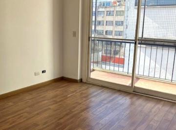 Departamento de 2 ambientes, San Cristobal · 2 Ambientes Al Contrafrente con Balcón en Venta Barrio San Cristobal