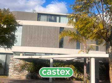 Casa · 400m² · 6 Ambientes · 4 Cocheras · Casa a La Venta Al Agua, Barrio Lagos del Golf, Nordelta