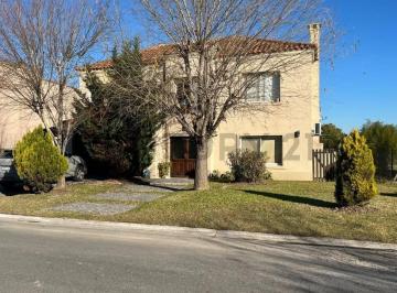 Casa · 278m² · 5 Ambientes · 2 Cocheras · Venta Casa en San Sebastian