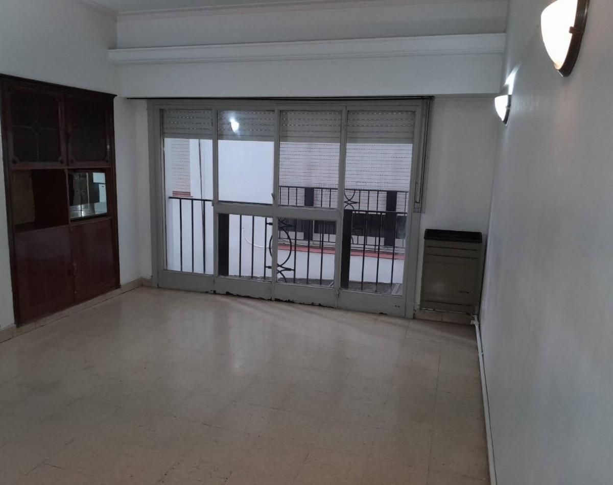 Departamento tres ambientes al cotrafrente, 50m² en San José