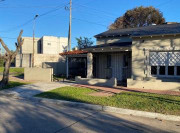 Casa · 90m² · 2 Ambientes · 1 Cochera · Casa a Estrenar Totalmente Refaccionada en Banfield Este