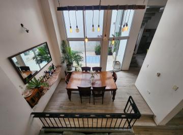 Casa · 169m² · 4 Ambientes · Casa de Esquina - 3 Dorm. - Patio Central y Gran Terraza - Colegiales